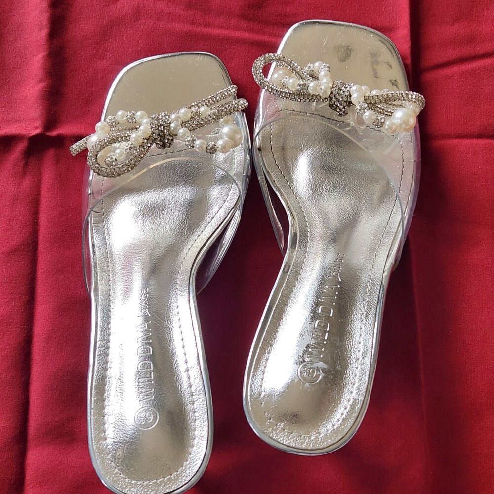 Wild Diva Silver/Clear PVC Kitten Heels Size 6.5 - Picture 3 of 7